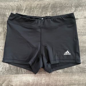 NWOT Adidas black bike shorts 🚲